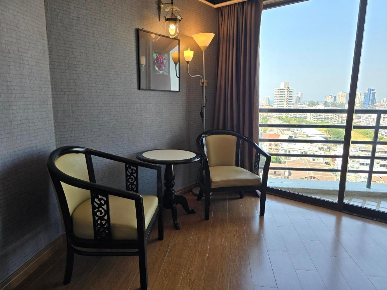 First Pacific Cirrus Hotell Pattaya Exteriör bild