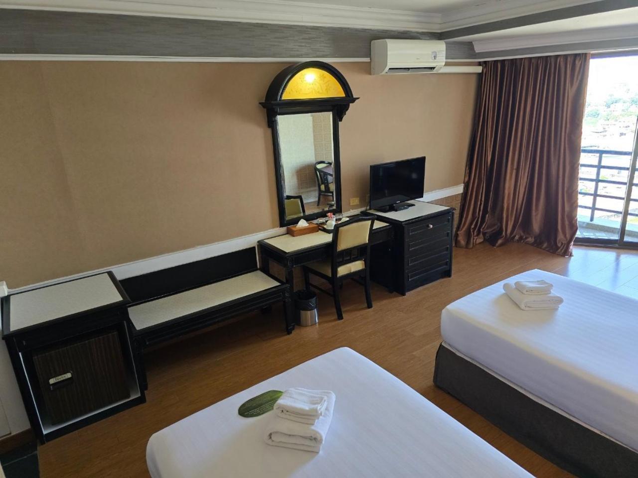 First Pacific Cirrus Hotell Pattaya Exteriör bild