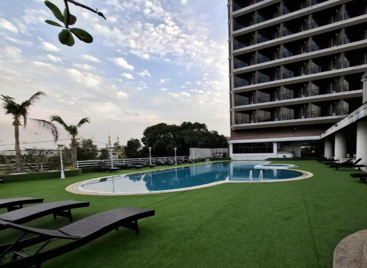 First Pacific Cirrus Hotell Pattaya Exteriör bild