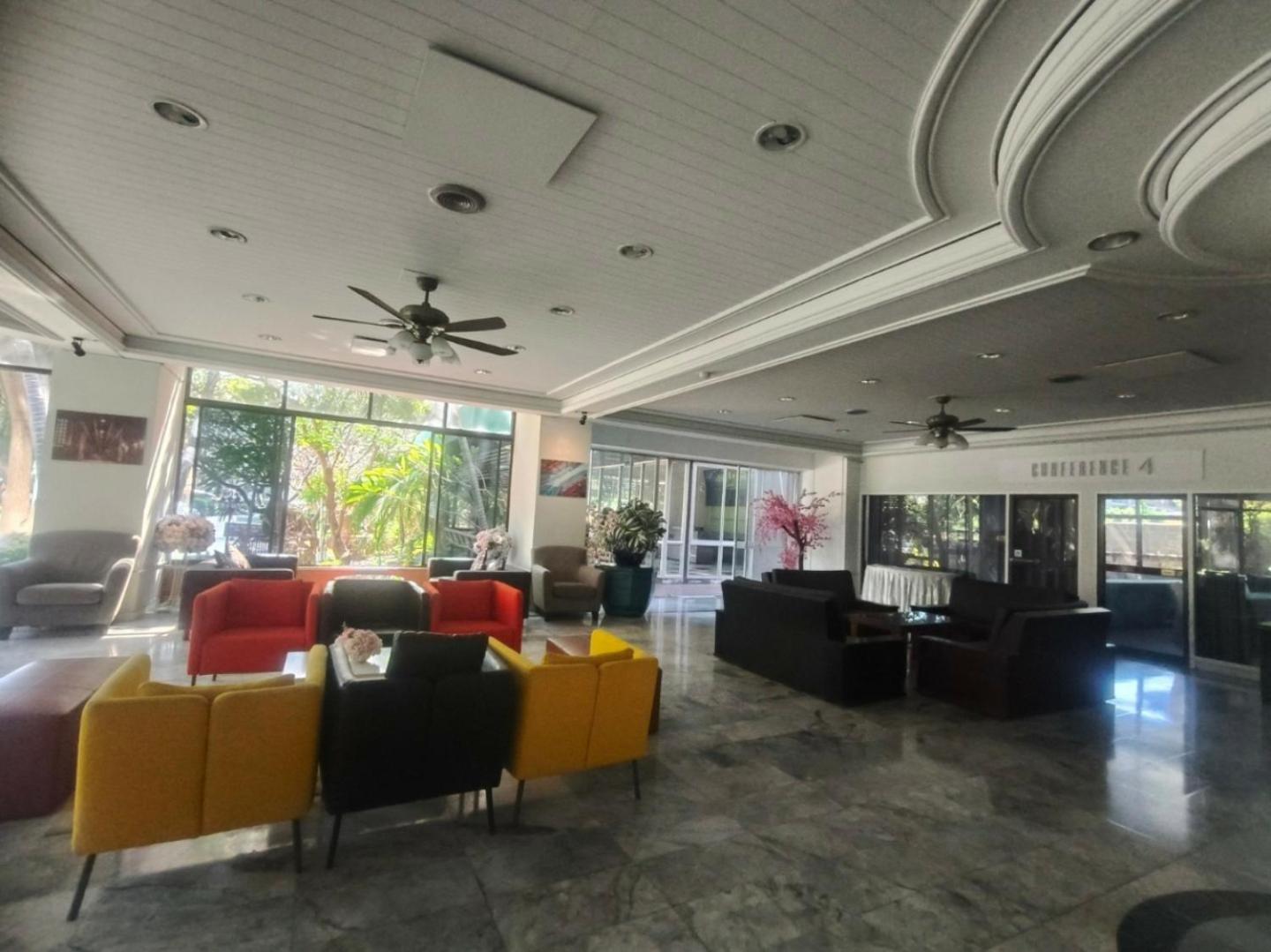 First Pacific Cirrus Hotell Pattaya Exteriör bild