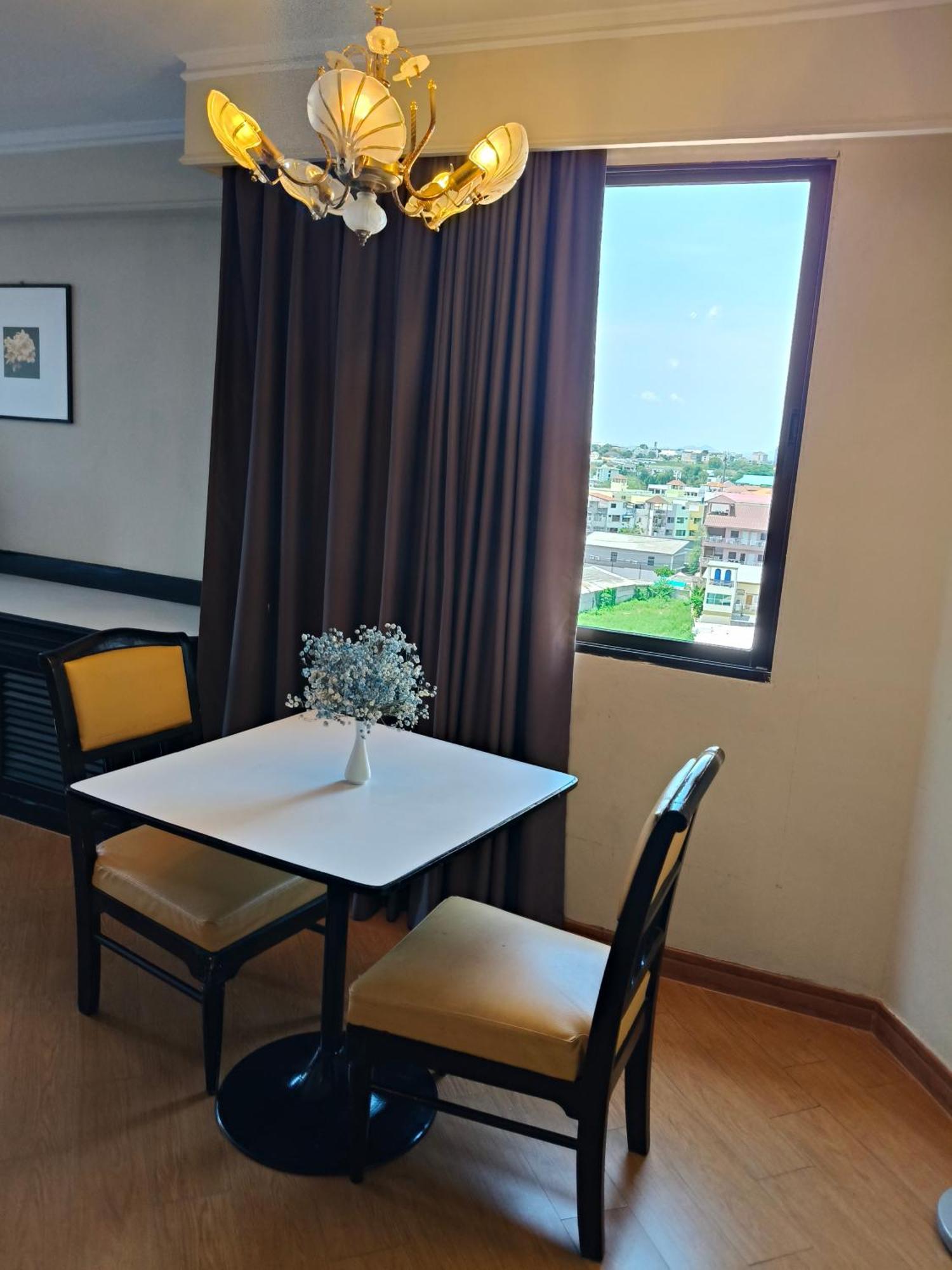 First Pacific Cirrus Hotell Pattaya Rum bild