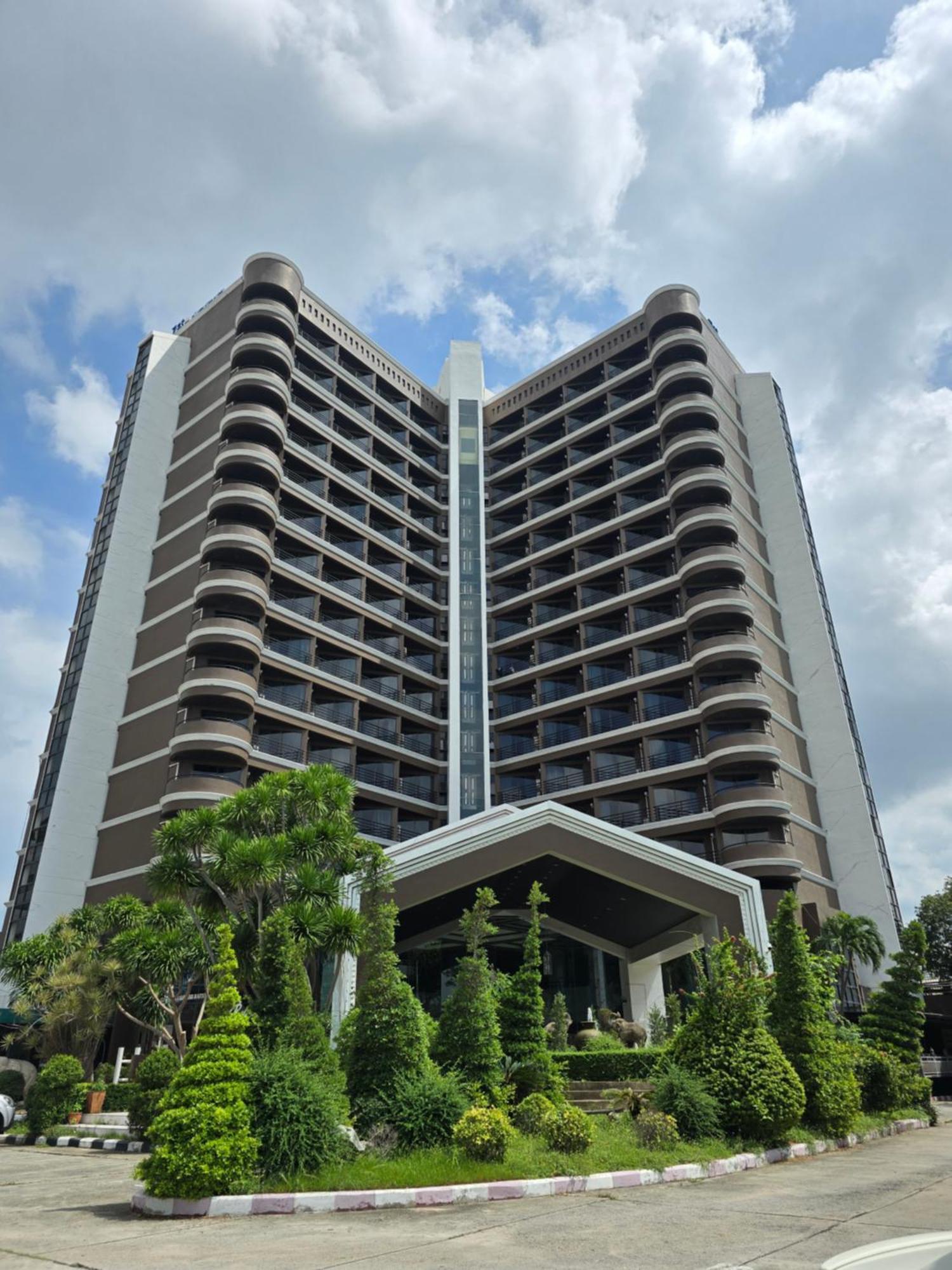 First Pacific Cirrus Hotell Pattaya Exteriör bild