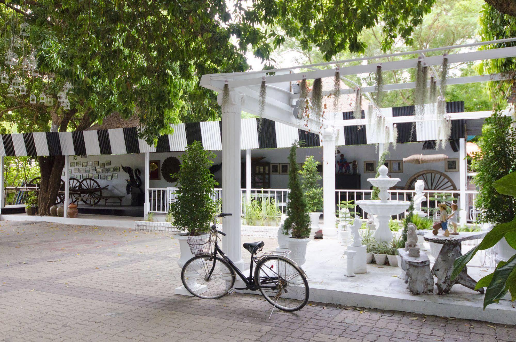 First Pacific Cirrus Hotell Pattaya Exteriör bild