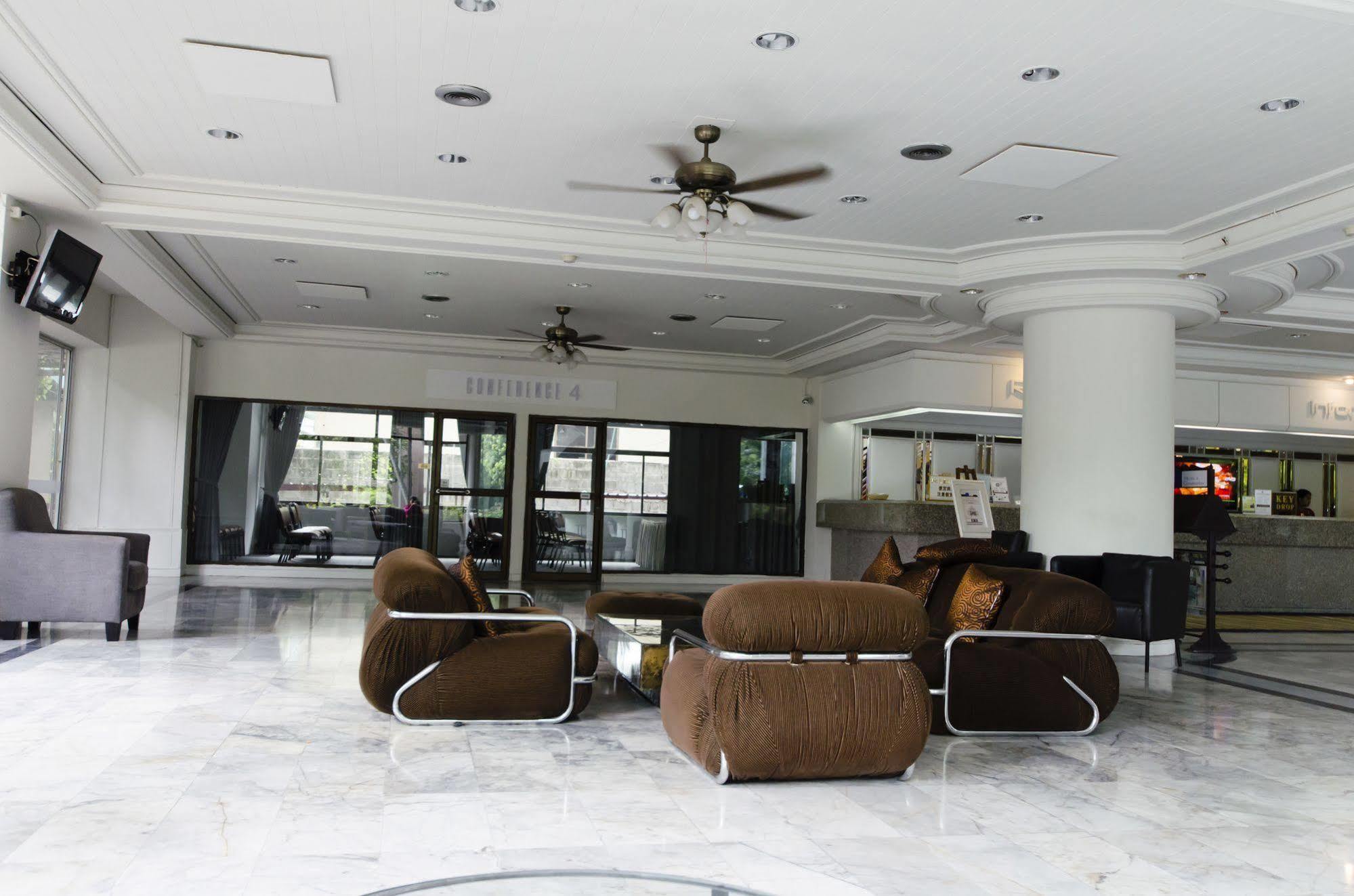 First Pacific Cirrus Hotell Pattaya Exteriör bild