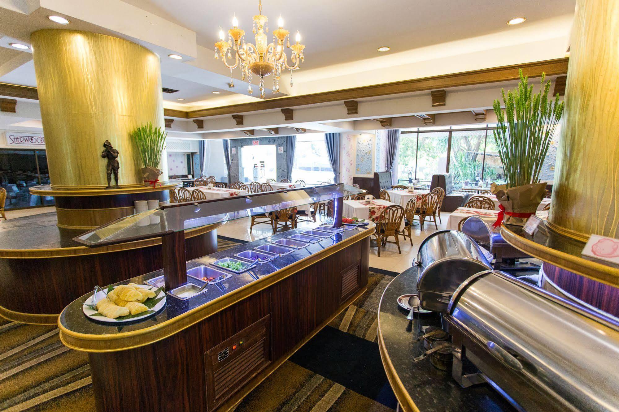 First Pacific Cirrus Hotell Pattaya Exteriör bild